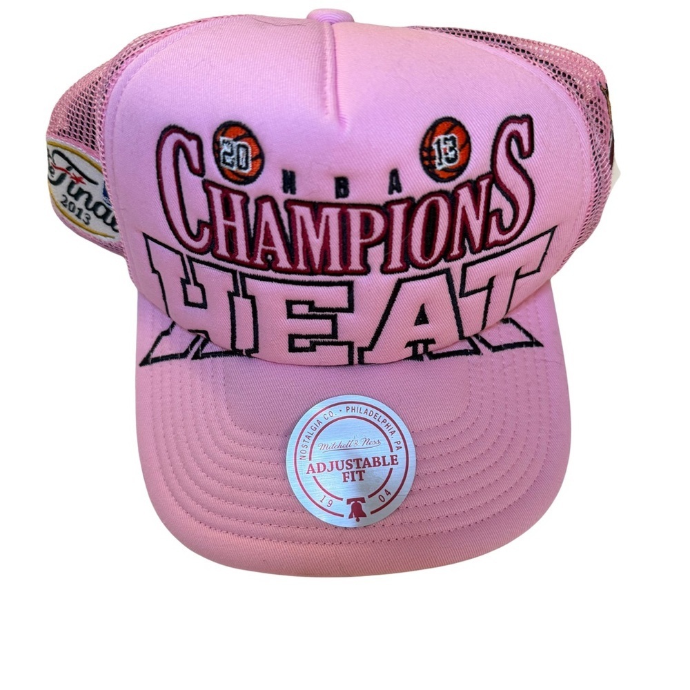 Mitchell & Ness Pink NBA Heat Cap